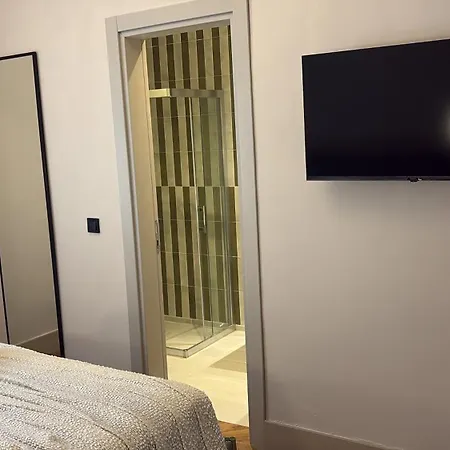 Hotel Mira