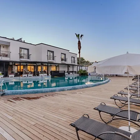 Mira Hotel *